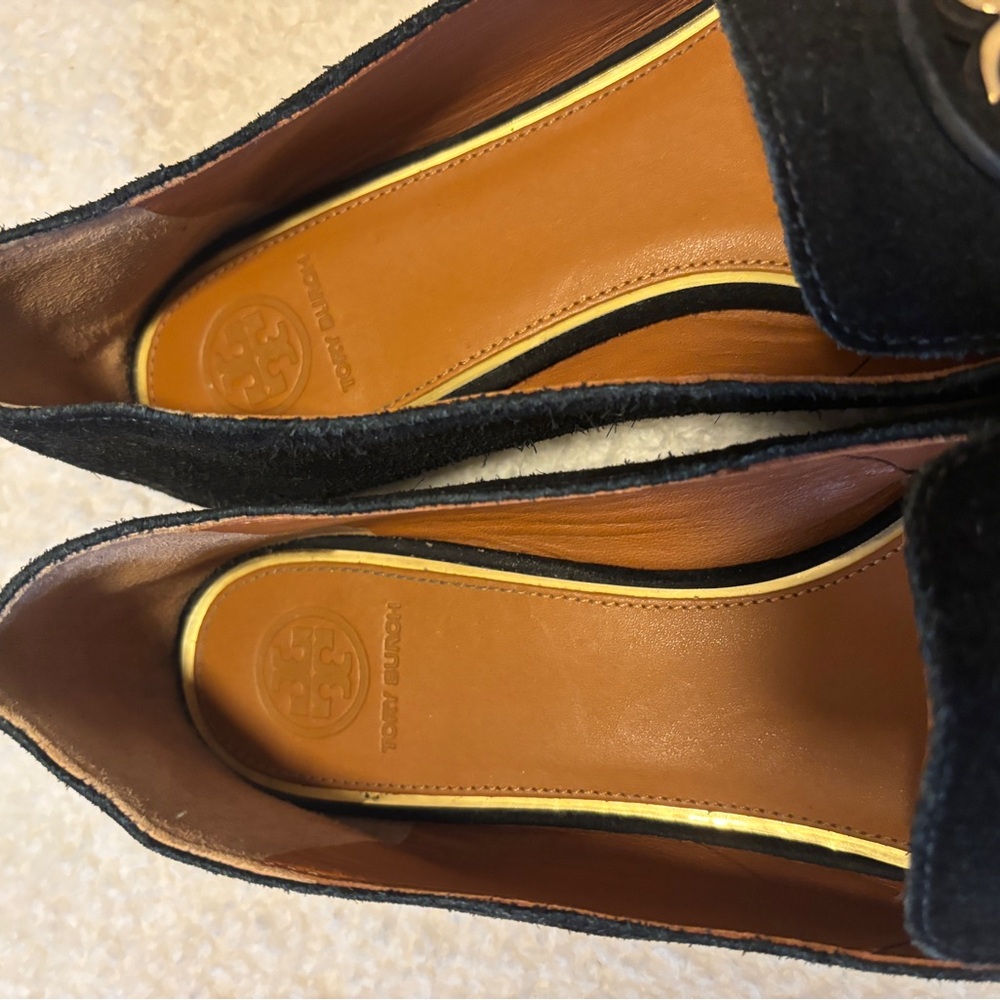 Tory Burch Black Suede loafer Flats with Gold Logo - Picture 2 of 5